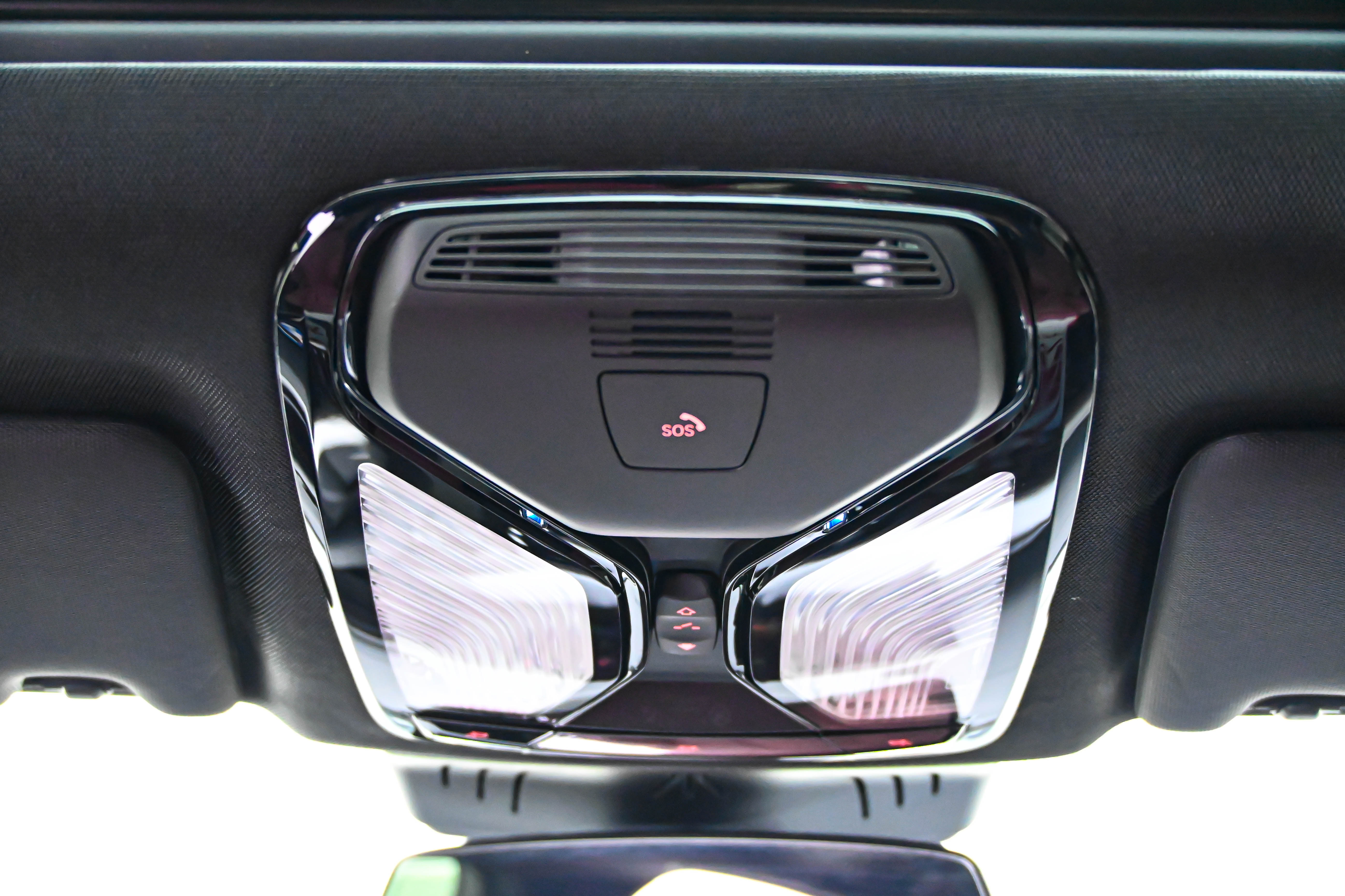 BMW i4 2025 car image #30