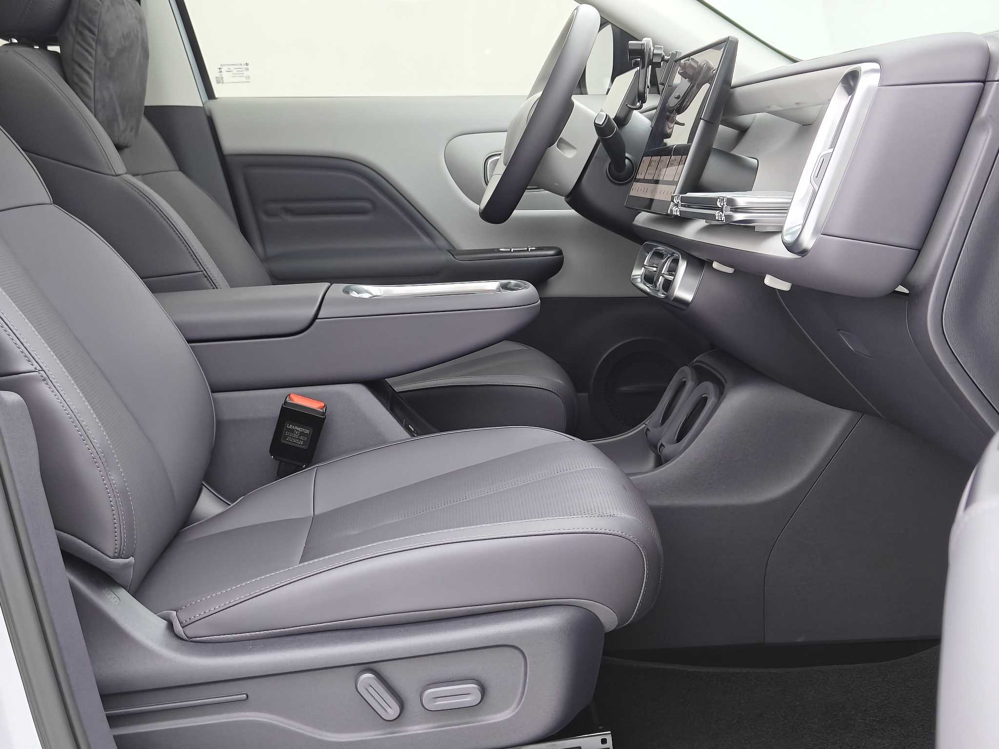 零跑汽车 零跑B10 2025 汽车图片 #30