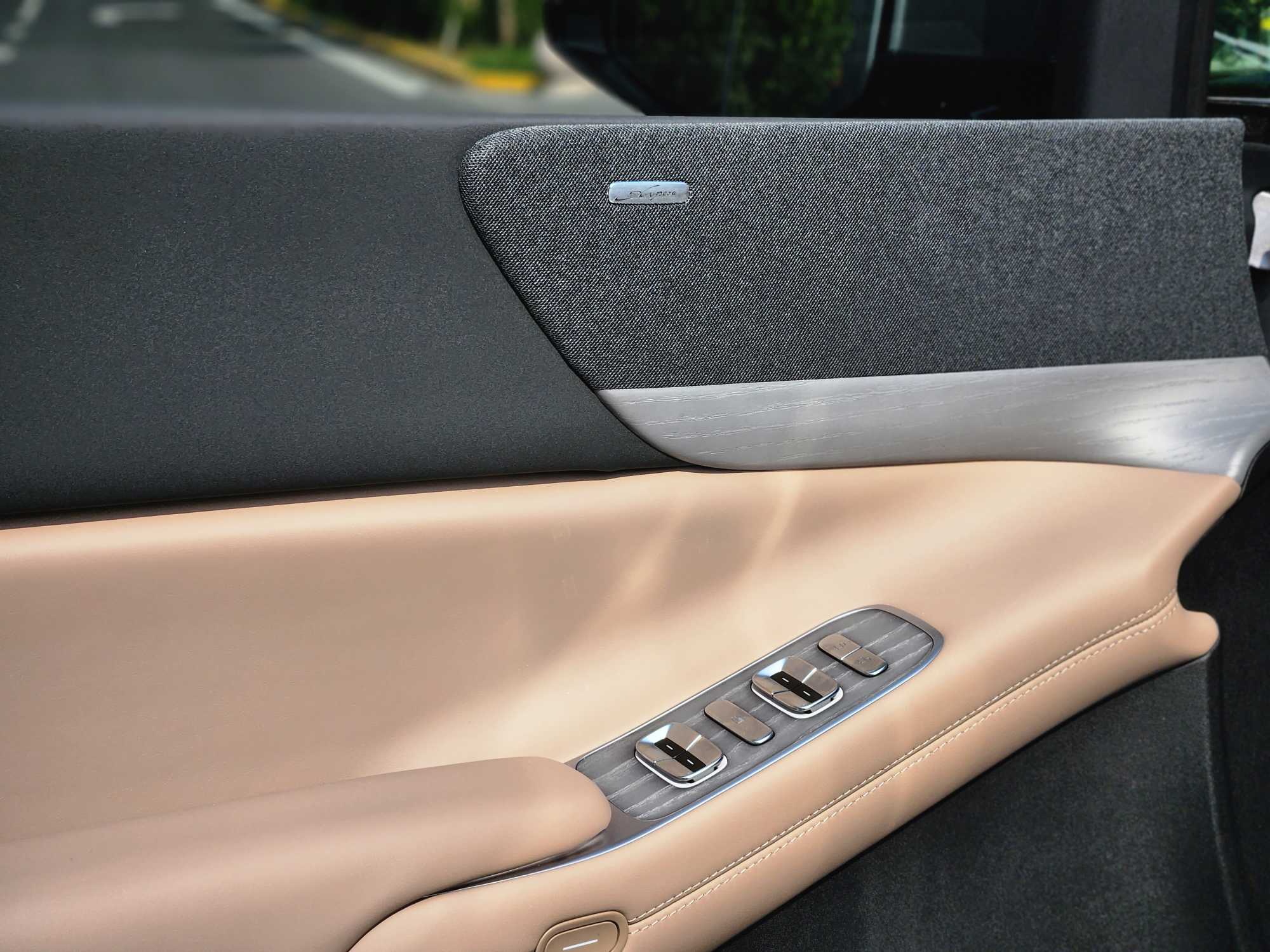 Xpeng X9 2025 imagem de carro #30