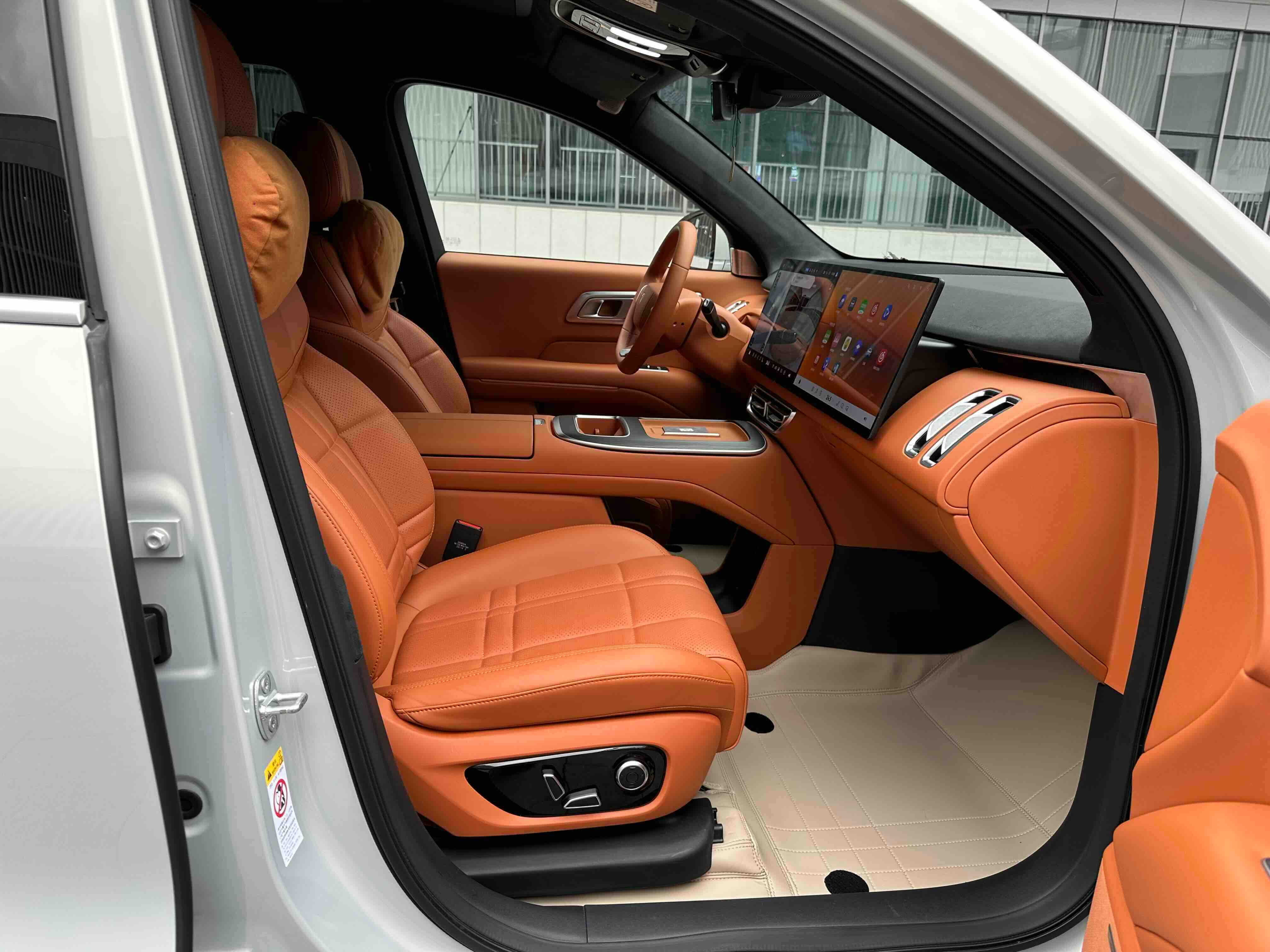 Deepal S09 2025 car image #30