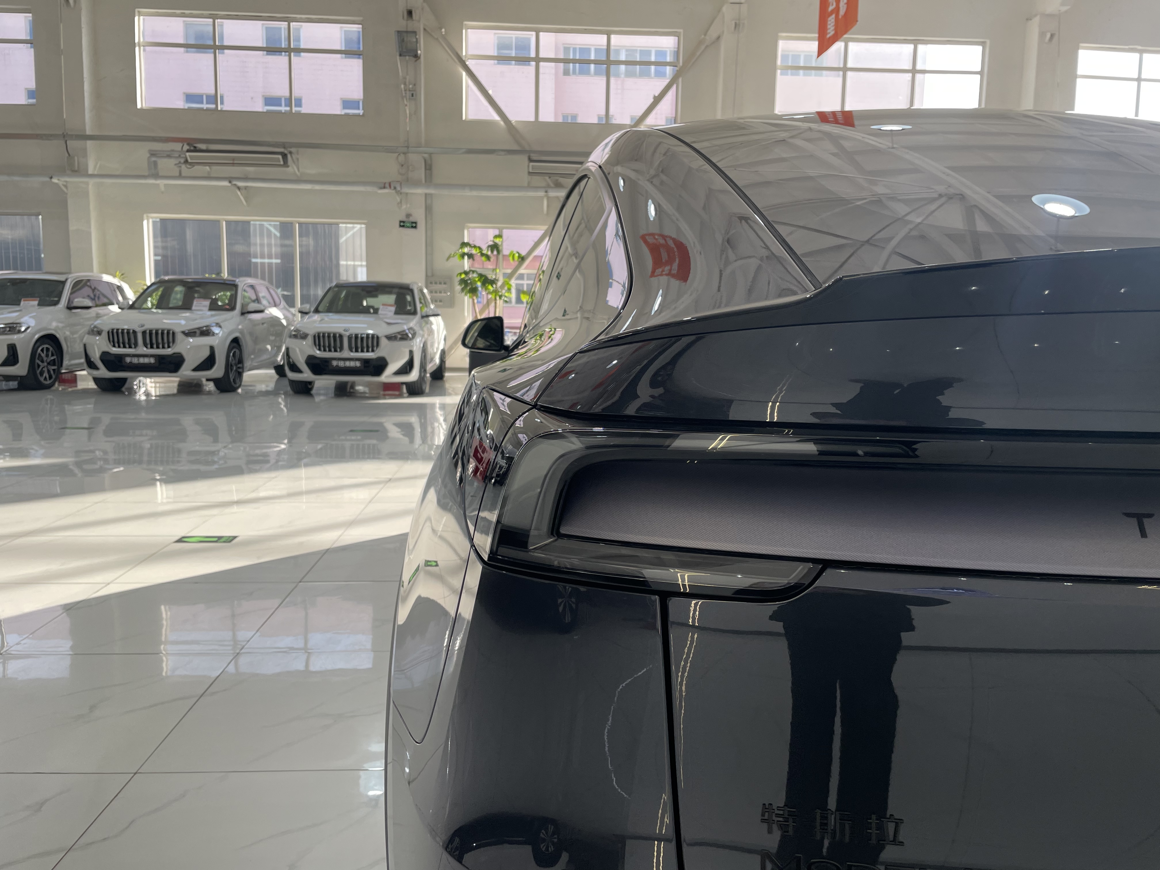 特斯拉 Model Y L 2025 汽车图片 #30