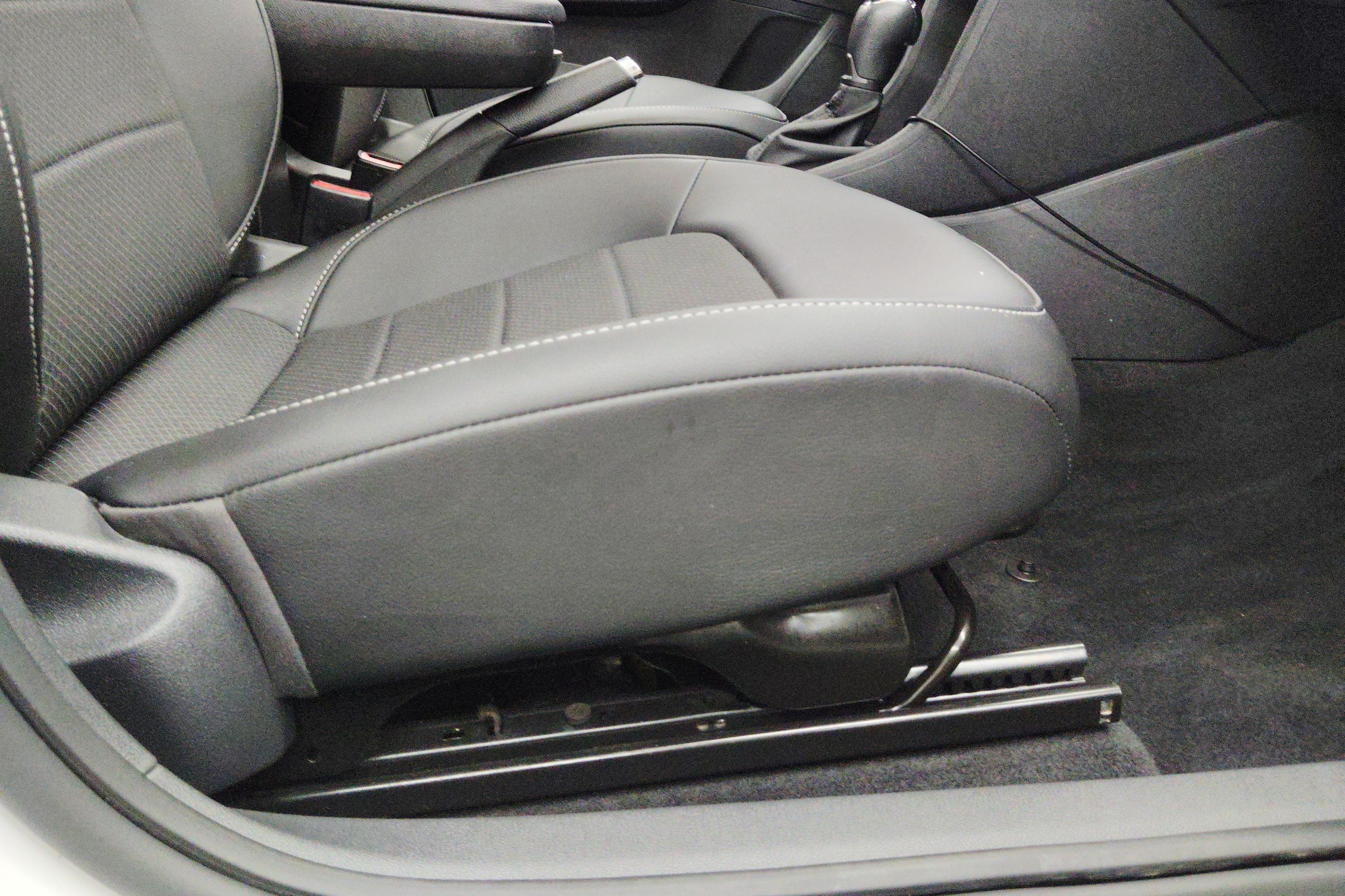 Skoda Rapid Spaceback 2016 car image #30