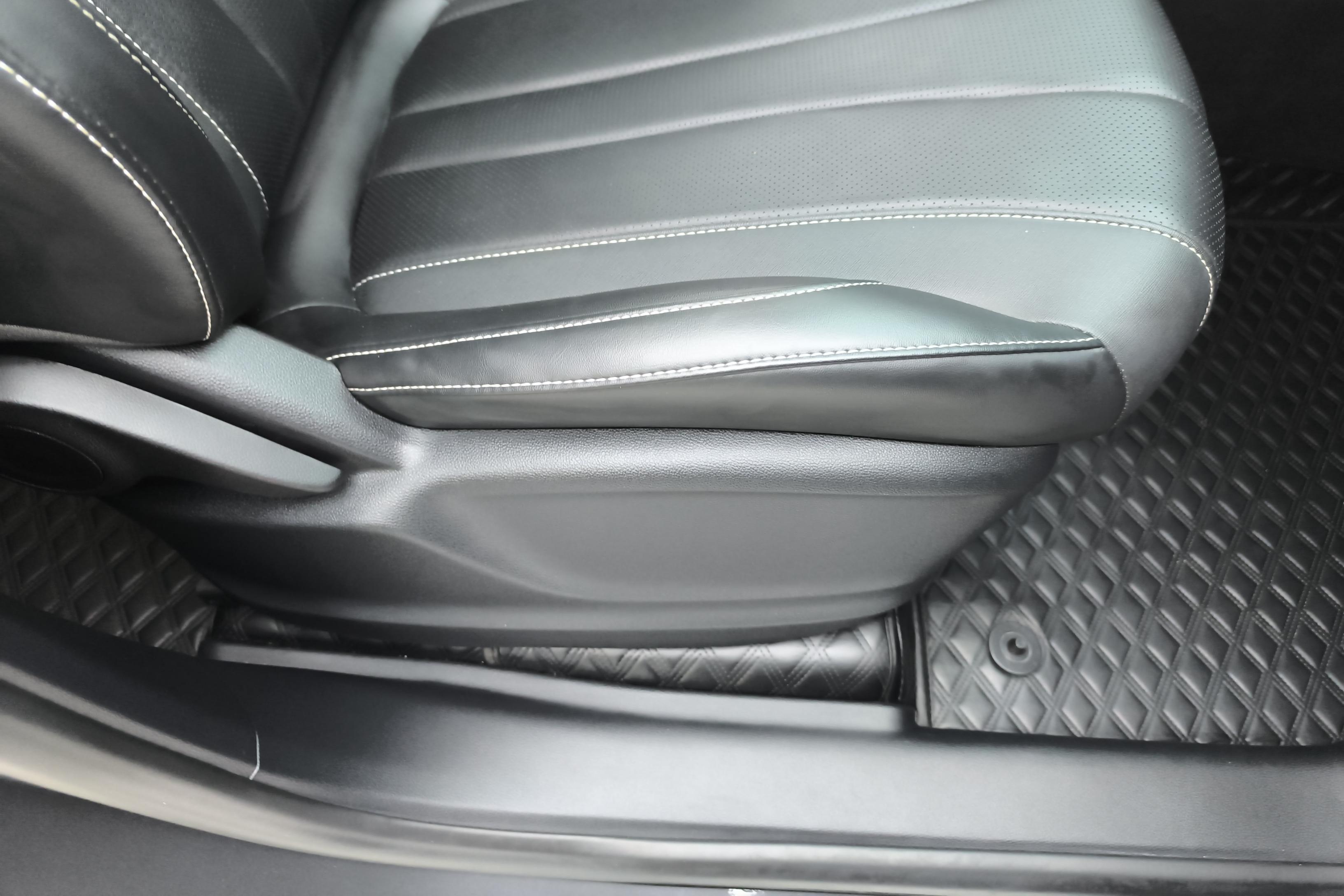 Roewe RX5 MAX 2023 изображение автомобиля #30