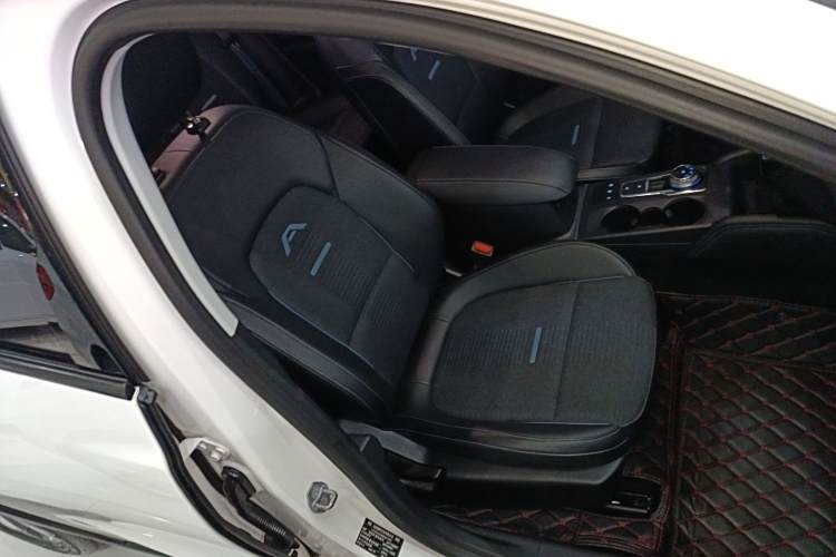 Ford Focus Active 2021 car image #30