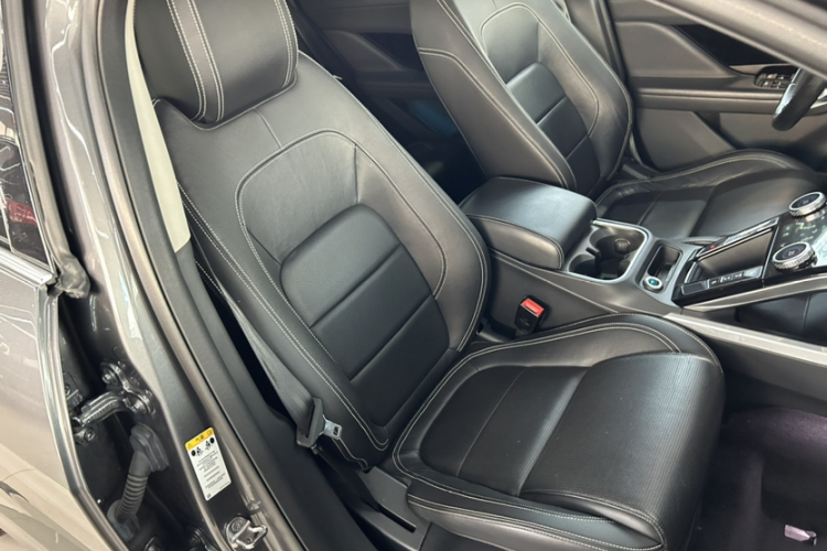 2019 car image #30