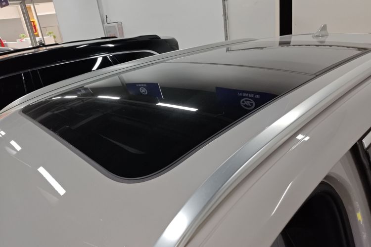 BYD Frigate 07 2023 immagine di auto #30