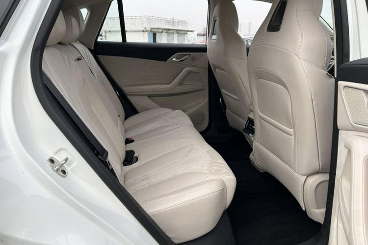 Roewe D5X DMH 2025 imagem de carro #30