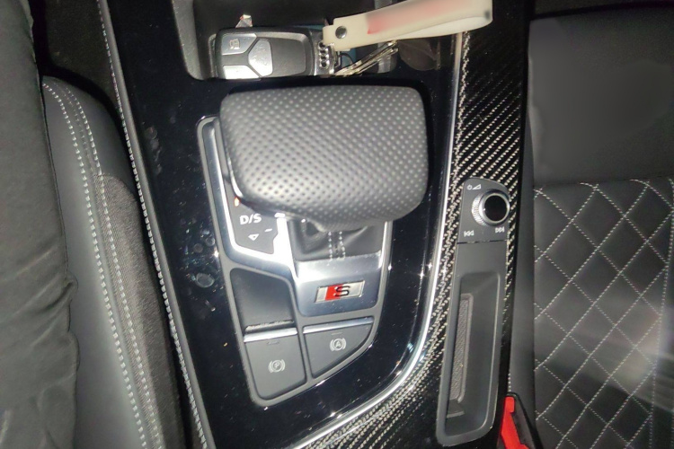 Audi S5 2023 car image #30