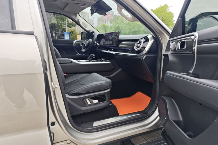 Tank 400 2025 car image #30