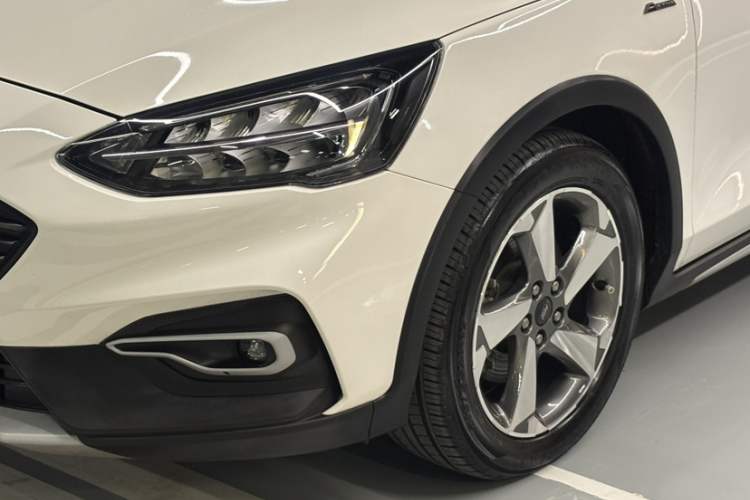 Ford Focus Active 2021 صورة سيارة #30