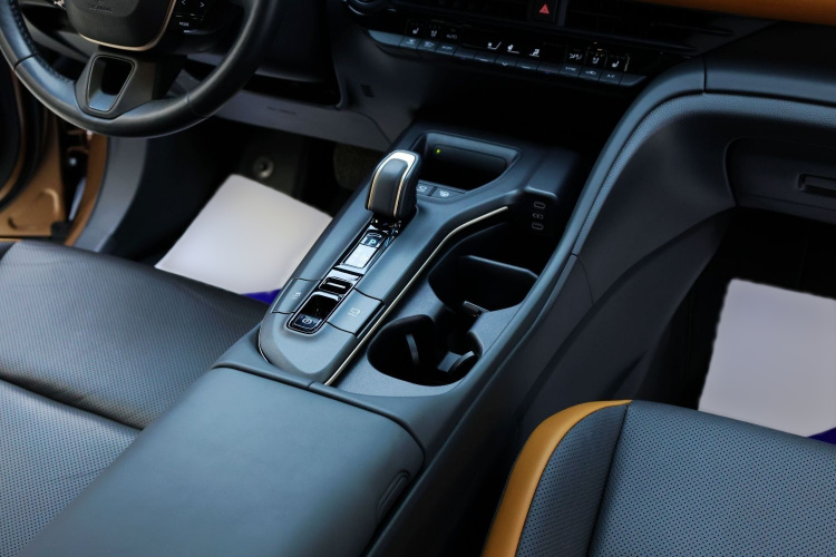 Toyota Crown 2023 immagine di auto #30