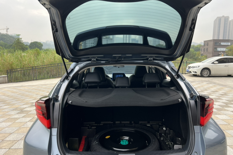 Toyota C-HR 2022 #30 Toyota C-HR 2022 immagine di auto #30