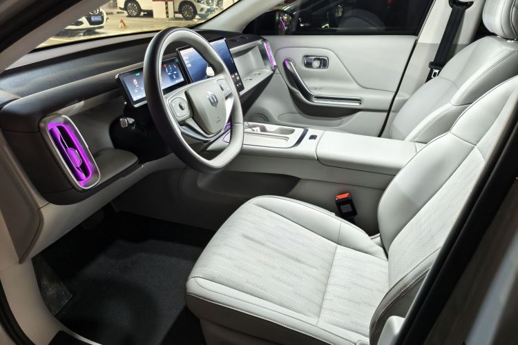 零跑汽车 零跑B01 2025 汽车图片 #30