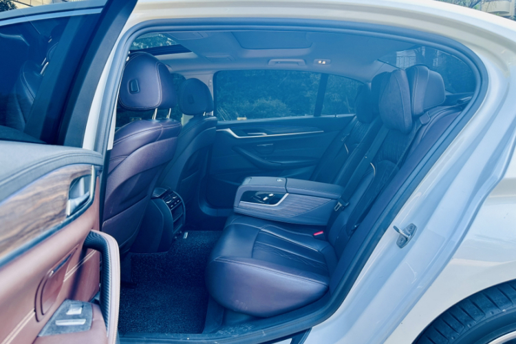 BMW M5 New Energy 2019 car image #30