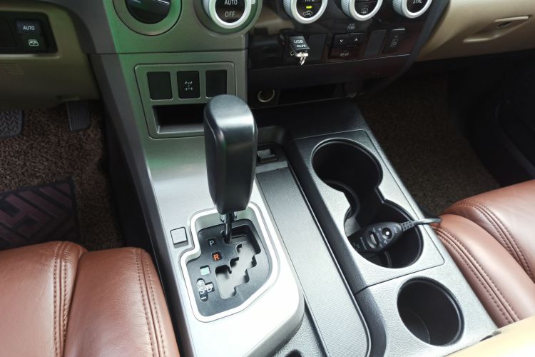 Toyota Sequoia 2016 #30 Toyota Sequoia 2016 imagen de coche #30