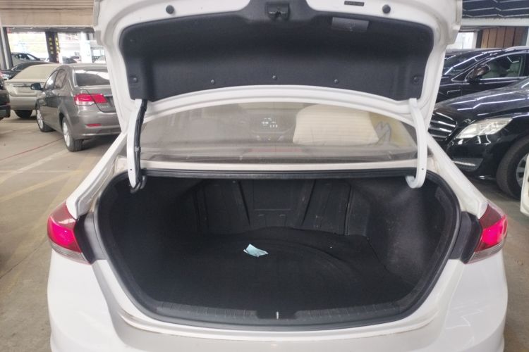 Hyundai Elantra AD 2018 car image #30