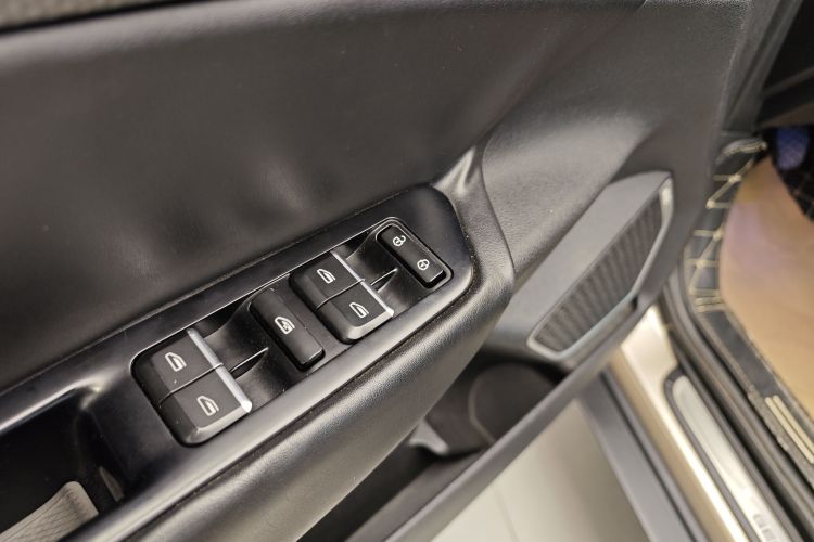 GEELY 2017 immagine di auto #30
