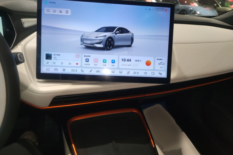 Deepal SL03 2023 car image #30