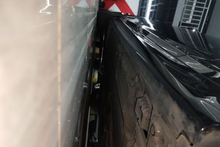 BMW 5 Series (Imported) 2018 car image #30