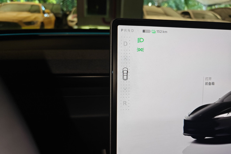 Tesla Model 3 2023 car image #30