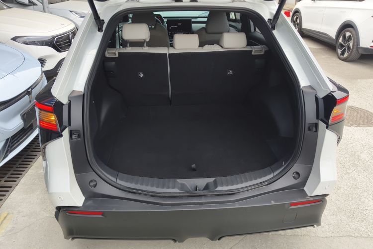 Toyota bZ4X 2022 immagine di auto #30