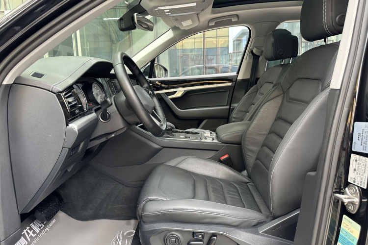 Volkswagen Touareg 2020 #30 Volkswagen Touareg 2020 car image #30