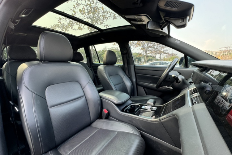 Li One 2022 imagem de carro #30