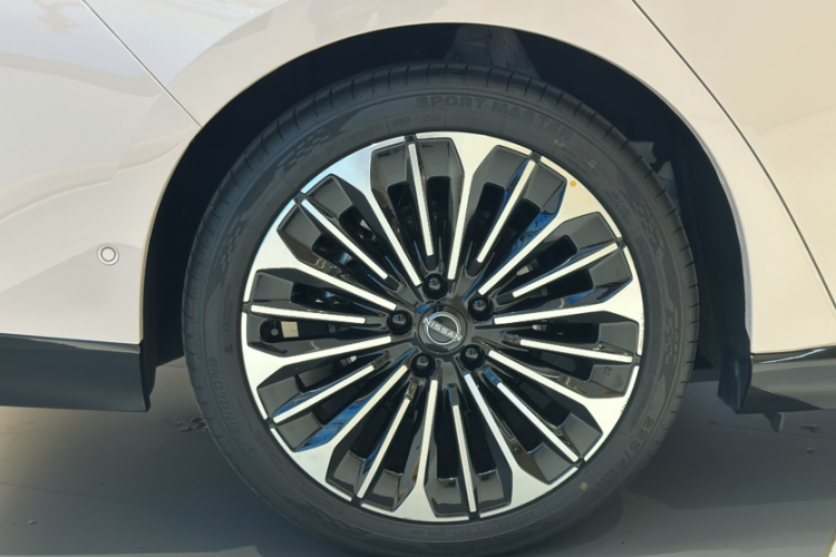 日产 日产N7 2025 汽车图片 #30