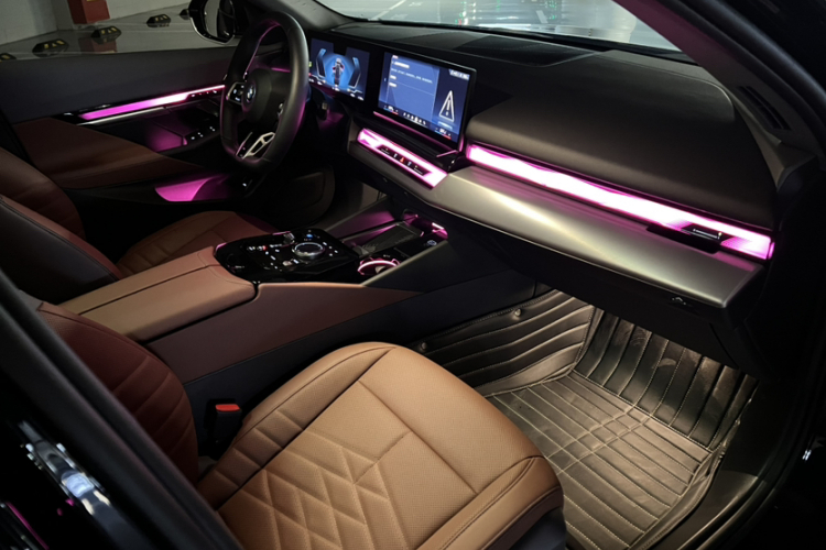 BMW i5 2025 car image #30