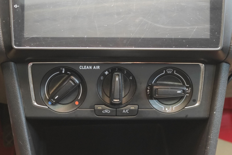 Polo 2018 car image #30
