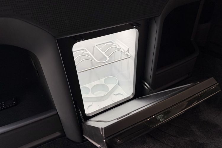 极氪 极氪009 2024 汽车图片 #30