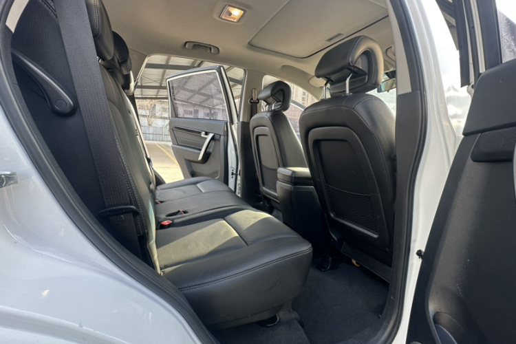 Chevrolet Captiva 2015 car image #30