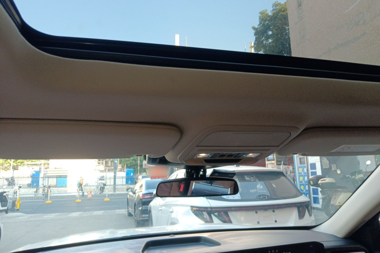 Ford Explorer 2022 car image #30