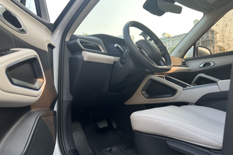 BYD YuanUP 2025 car image #30