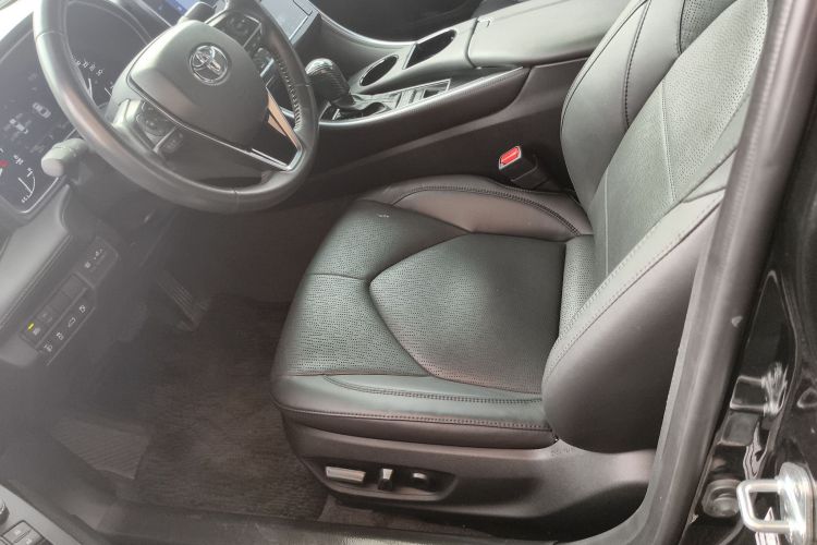 Toyota Avalon 2023 car image #30
