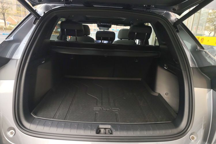 BYD SongL DM-i 2025 car image #30