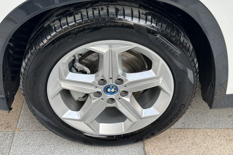 BMW iX1 2024 صورة سيارة #30