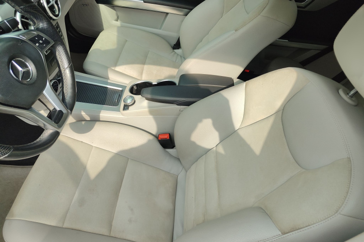 Mercedes-Benz GLK Class 2015 car image #30