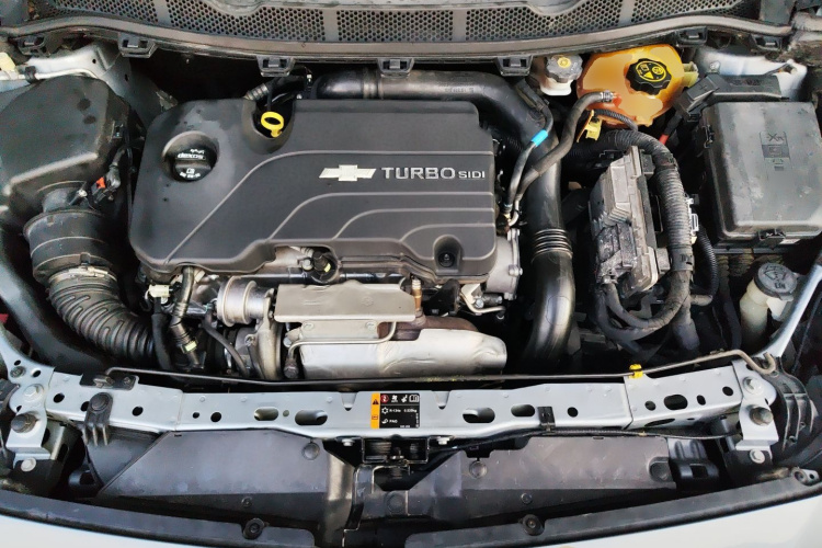 Chevrolet Cruze 2015 #30 Chevrolet Cruze 2015 immagine di auto #30