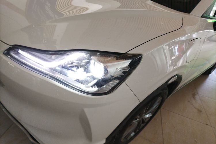 哪吒汽车 哪吒V 2023 #30 哪吒汽车 哪吒V 2023 汽车图片 #30