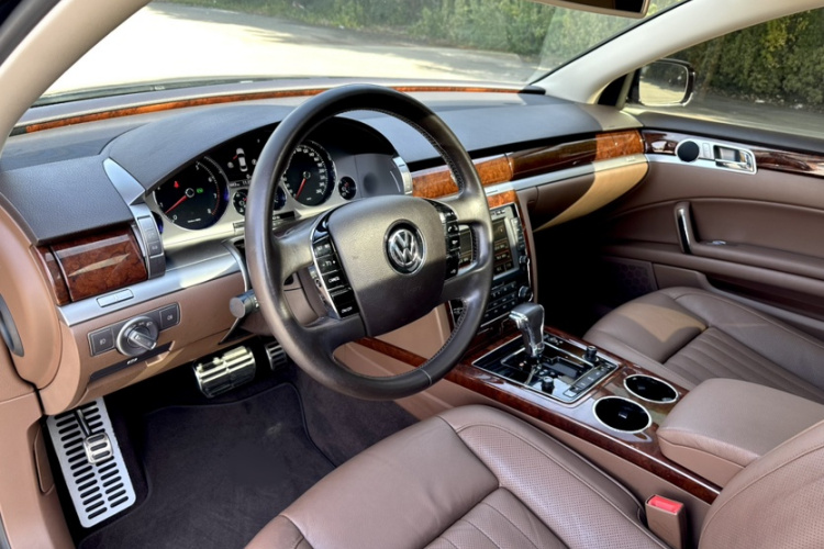 Volkswagen Pheaton 2016 immagine di auto #30