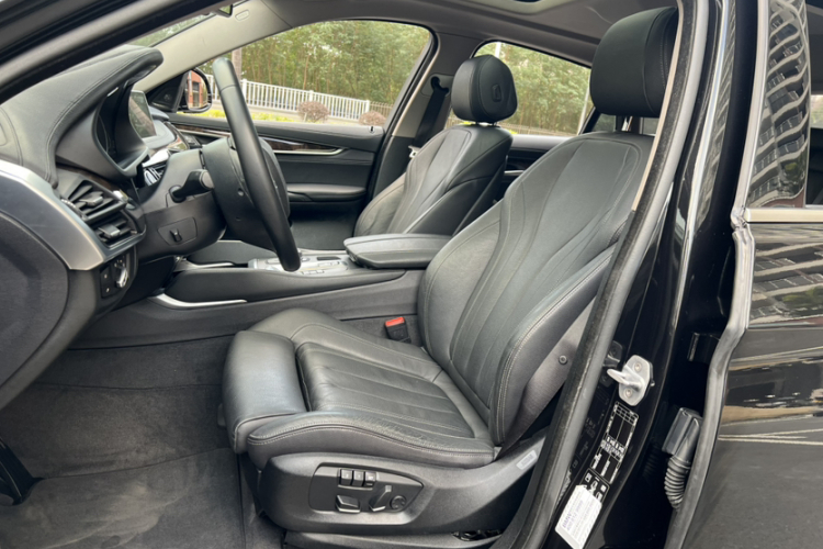 BMW X6 2018 car image #30