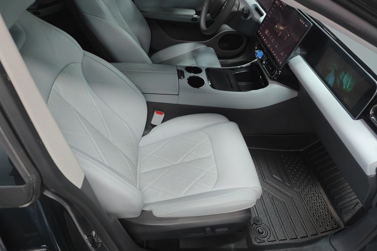 零跑汽车 零跑C01 2025 汽车图片 #30