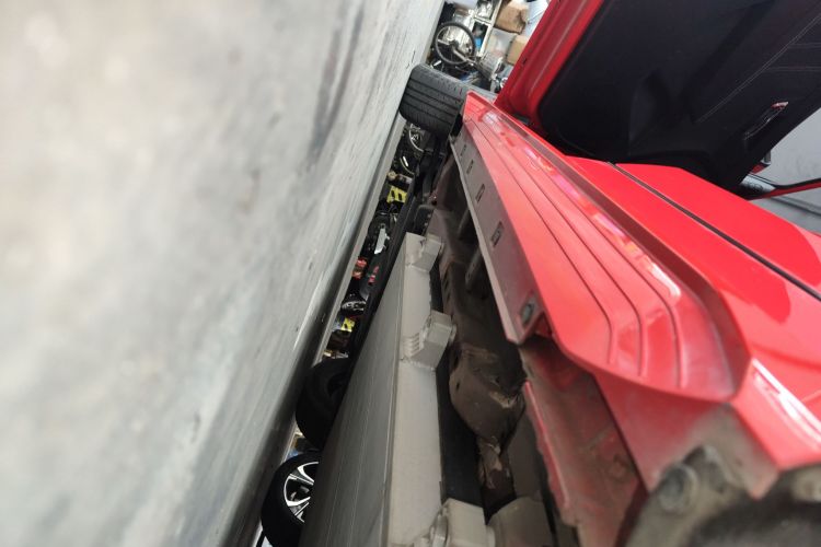 BYD e2 2019 immagine di auto #30