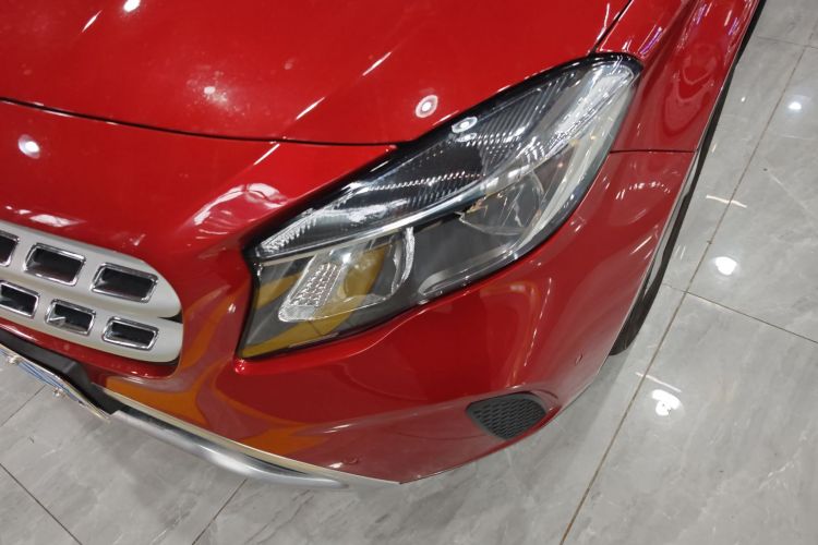 Mercedes-Benz GLA Class 2020 car image #30