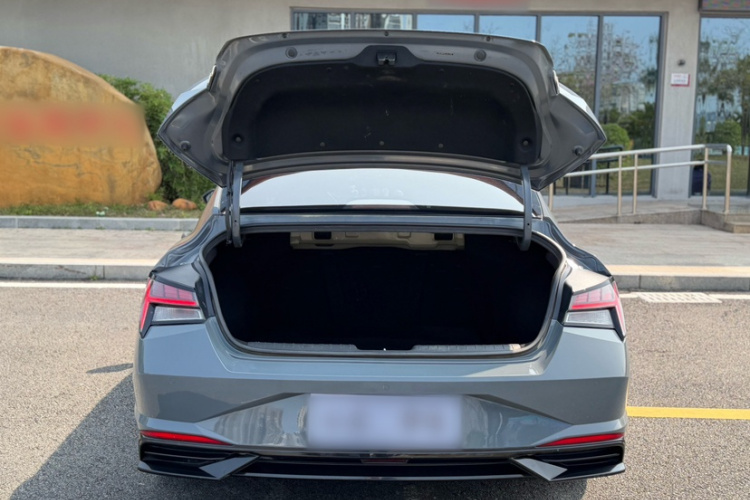 Hyundai Elantra 2020 immagine di auto #30