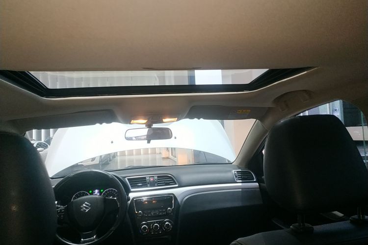 Suzuki Ciaz 2017 изображение автомобиля #30