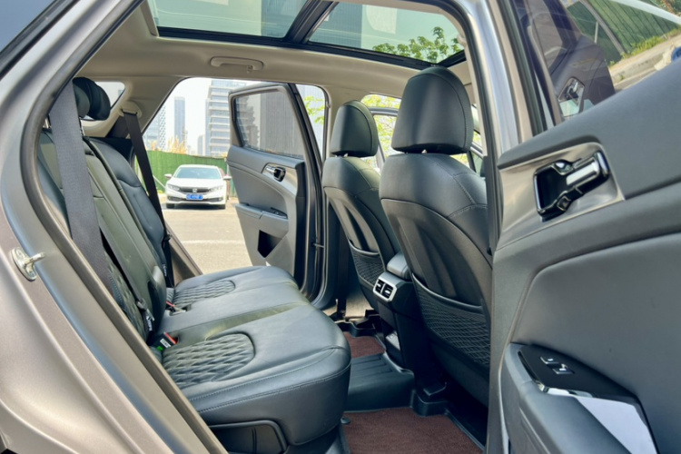 起亚 狮铂拓界 2022 汽车图片 #30