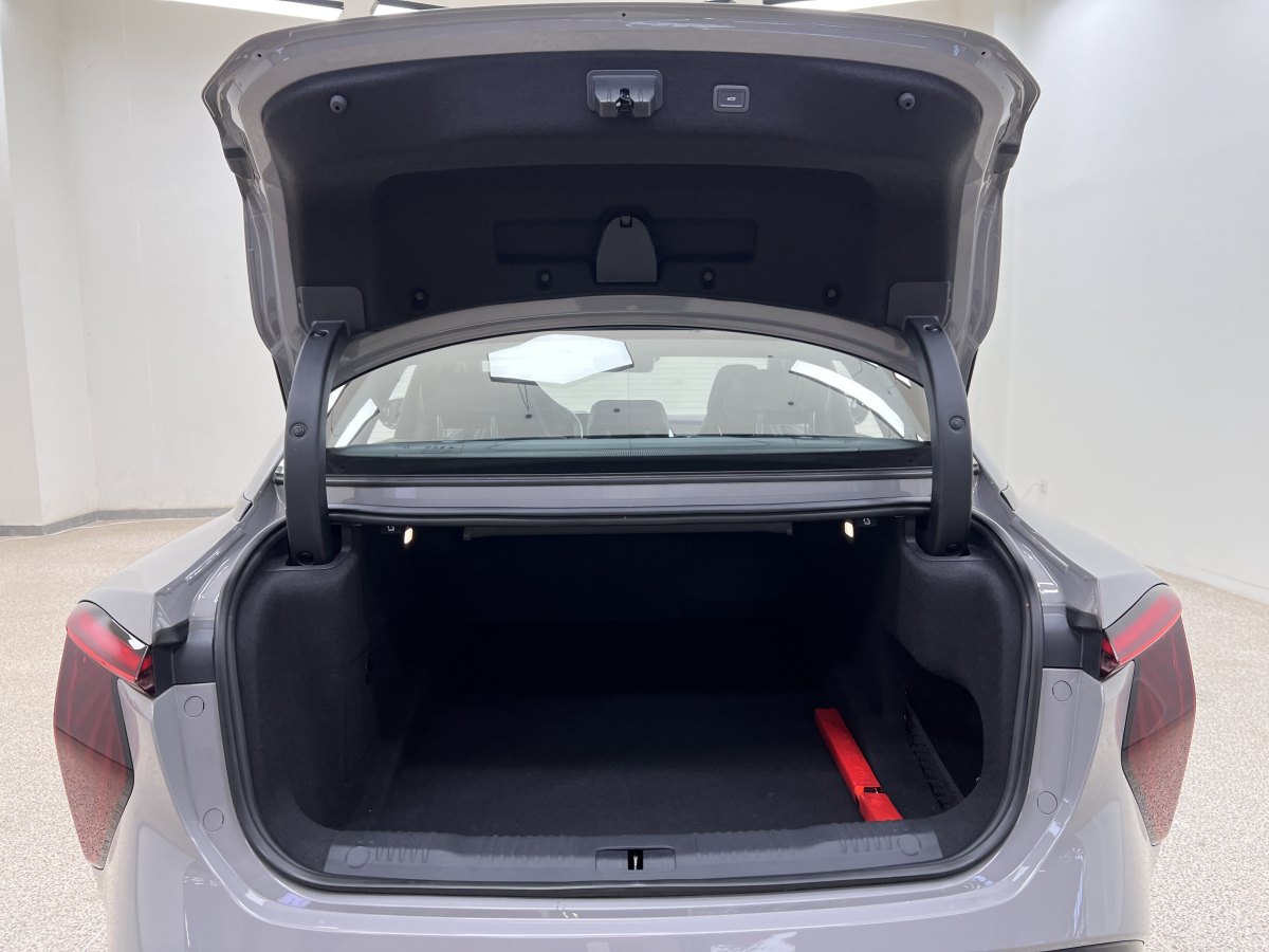 HongQi EH7 2024 #30 HongQi EH7 2024 car image #30