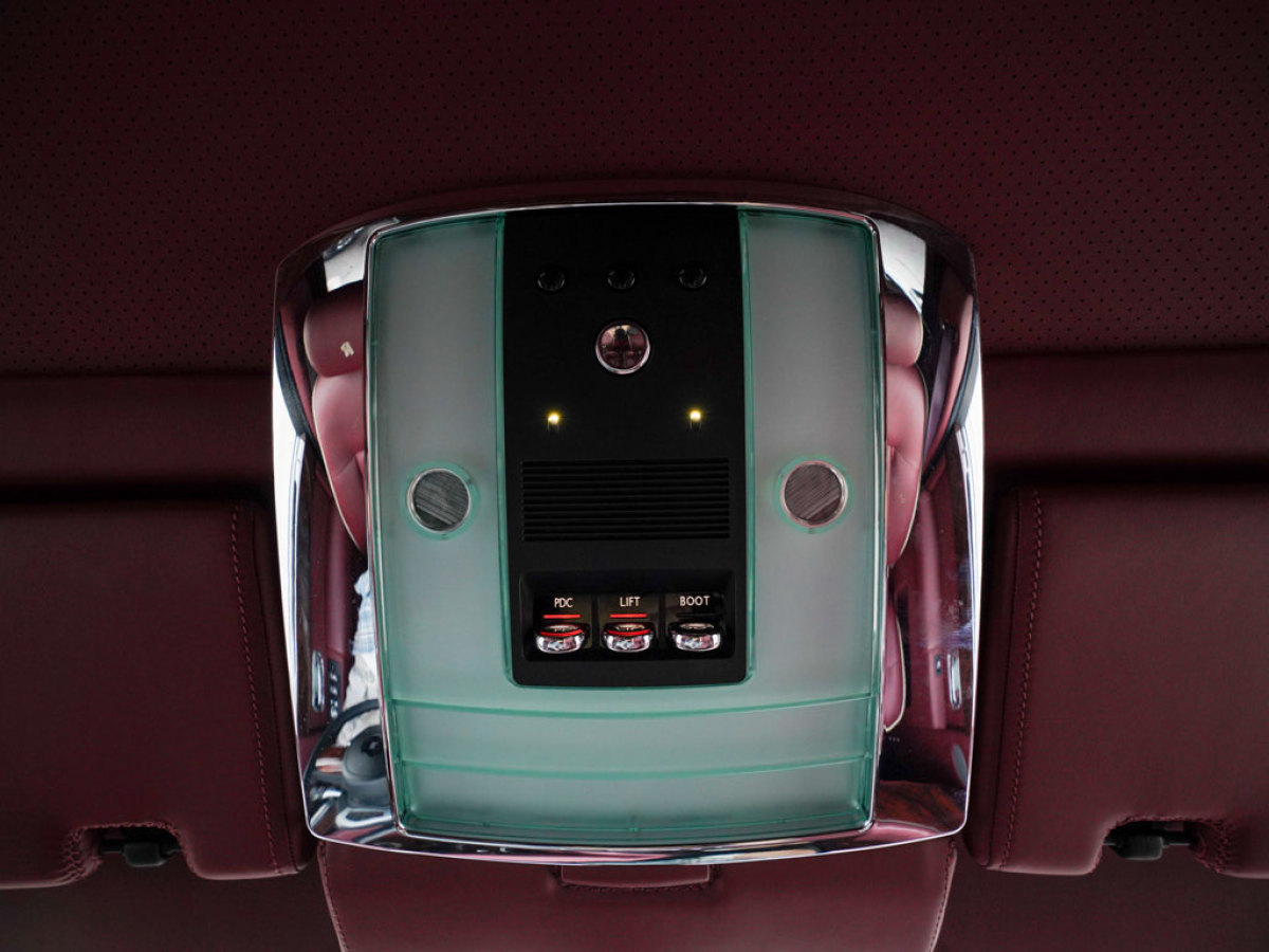 Rolls-Royce Phantom 2016 car image #30